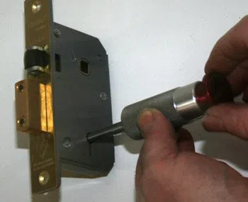 Meriden Locksmith Store Meriden, CT 203-212-5746 - 9a-locks-change
